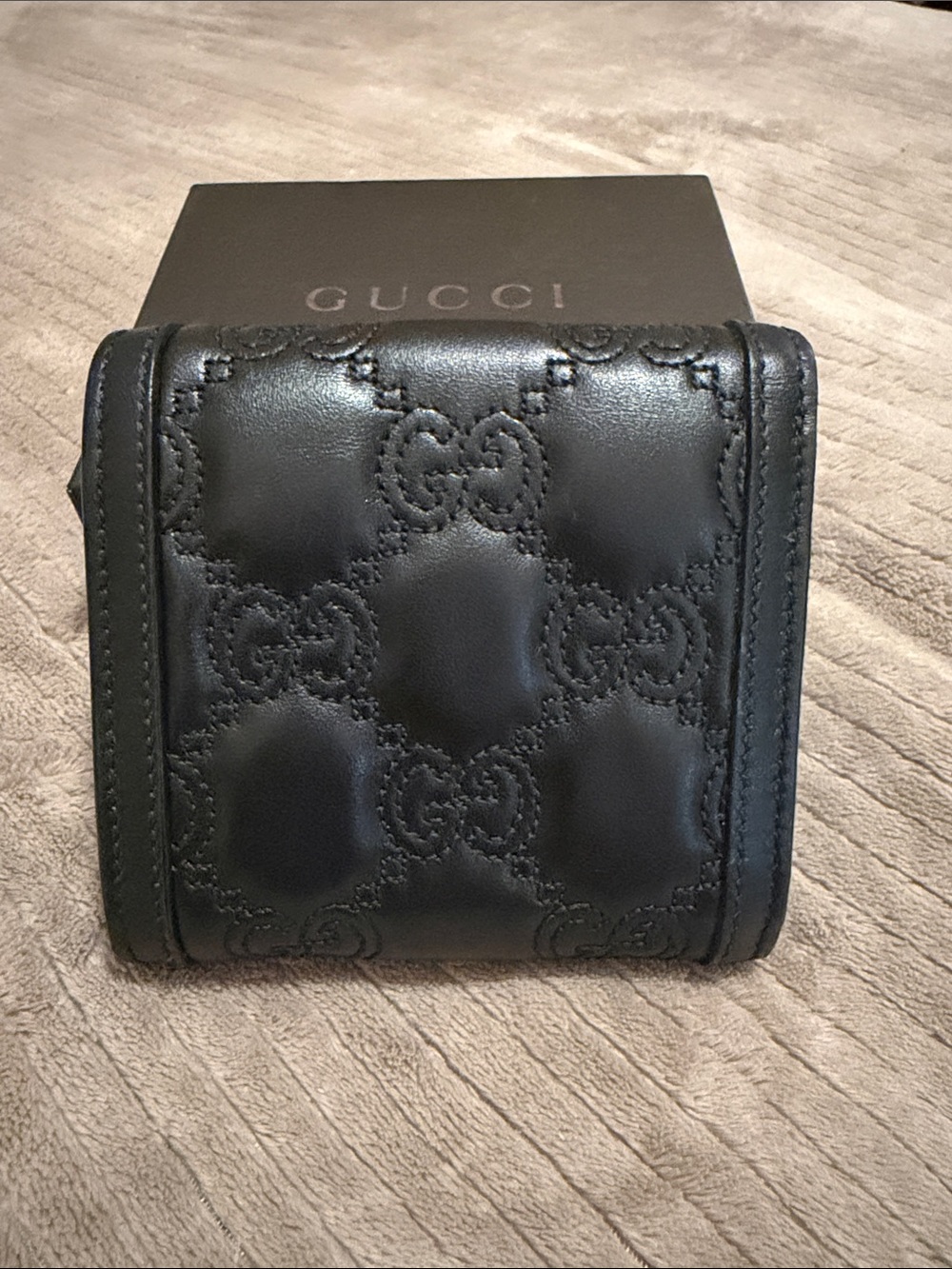 EUC Gucci Black Quilted Gold GG Leather Wallet with dusty and Box - Picture 2 of 6